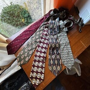 Stylish Men's Tie Set in Maroon, Gray, and Green
